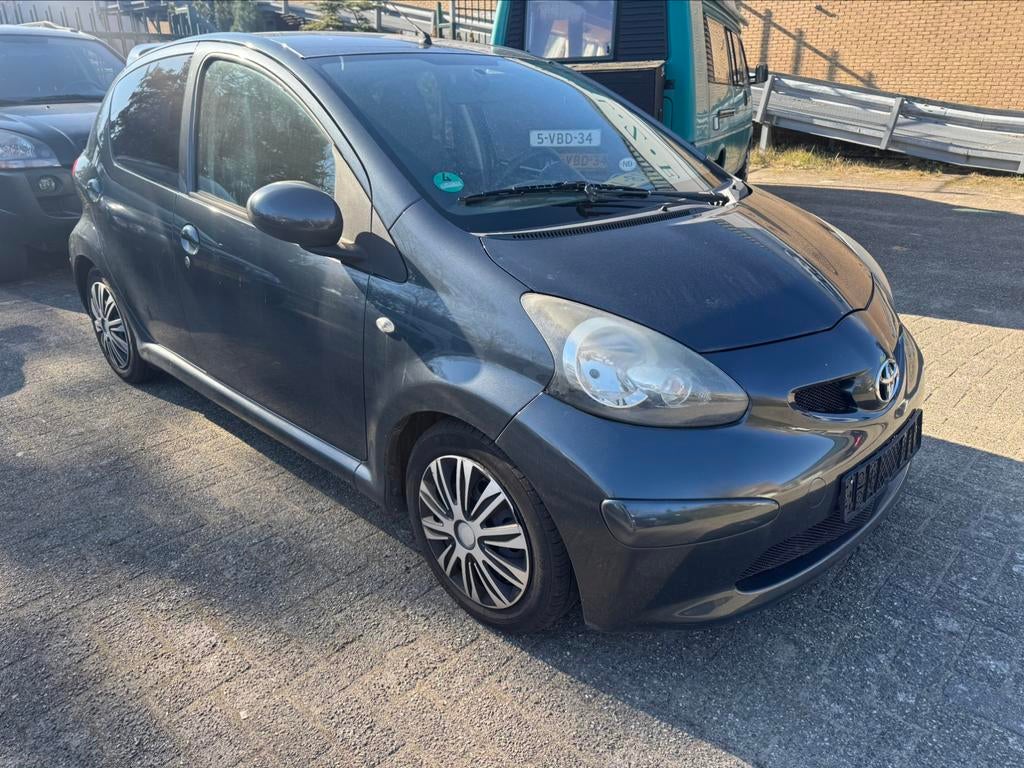 Foto 5 van Gevraagd Corolla, Avensis Aygo Yaris Hiace alle type en mode