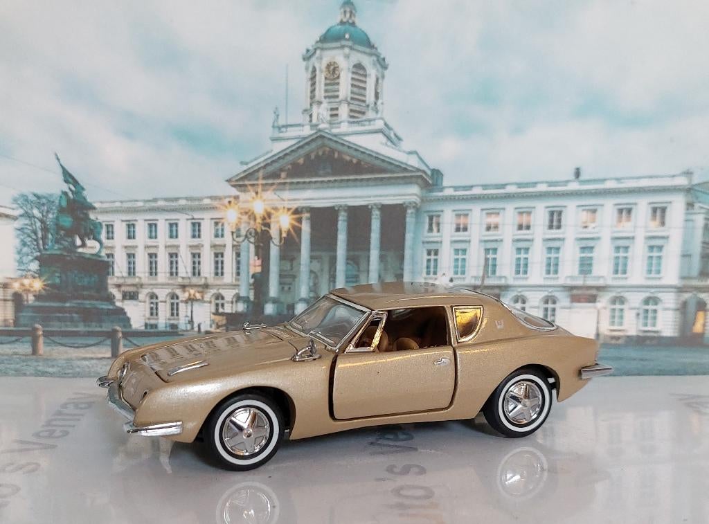 1:43 Studebaker Avanti Coupe 1963; Franklin Mint: 121022N, Hobby en Vrije tijd, Modelauto's | 1:43, Ophalen of Verzenden, Gebruikt