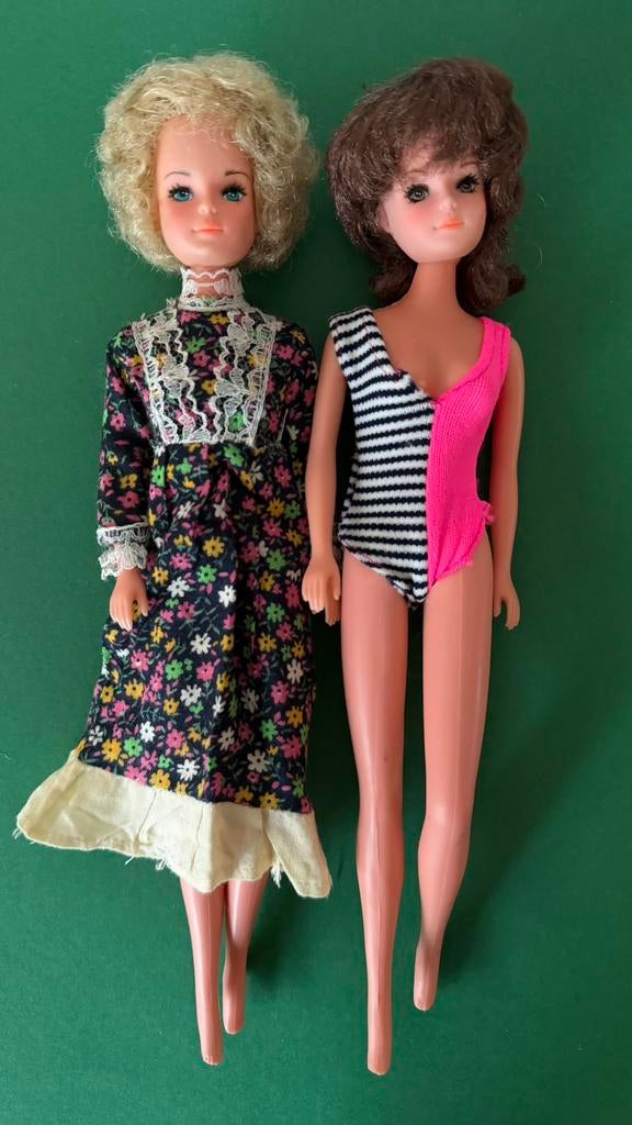2 Betty Teen by Tong barbies, Ophalen of Verzenden, Zo goed als nieuw, Pop