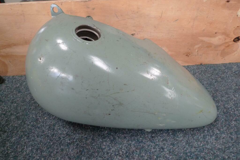 Harley L tankhelft 3.5 gallon late shovel loc.12, Ophalen, Gebruikt