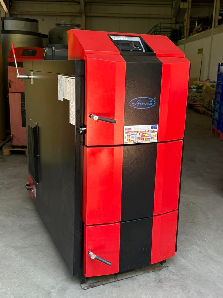 Nieuwe Cv Houtkachel - Houtvergasser Attack 80 DPX Profi, Attack dpx profi 80kW, Houtkachel, Ophalen of Verzenden, Attack Dpx80 kW