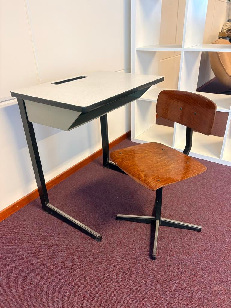 Vintage schooltafeltje met stoeltje - 60x42x65 cm, Kinderen en Baby's, Kinderkamer | Tafels en Stoelen, Ophalen, Gebruikt, Tafel(s) en Stoel(en)