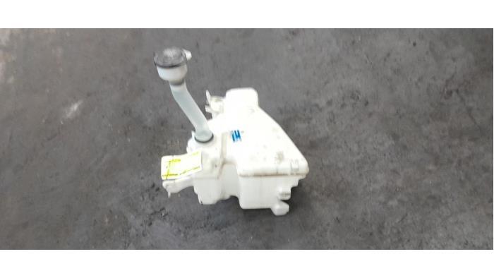 Ruitensproeiertank voor van een Lexus IS 300, Gebruikt, -, -, -