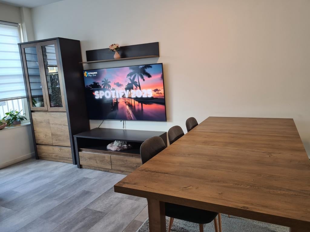 Moderne woonkamerset. Denier Eiken houtlook., Ophalen