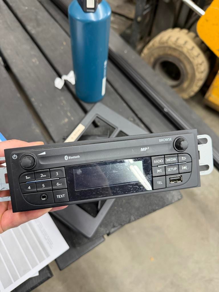 Renault Autoradio - 1 jaar oud, Ophalen of Verzenden, Gebruikt