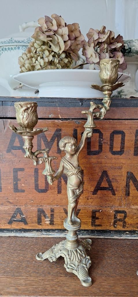 Oude franse kandelaar met putto, voor 2 kaarsen, Antiek en Kunst, Ophalen of Verzenden, Koper of Brons