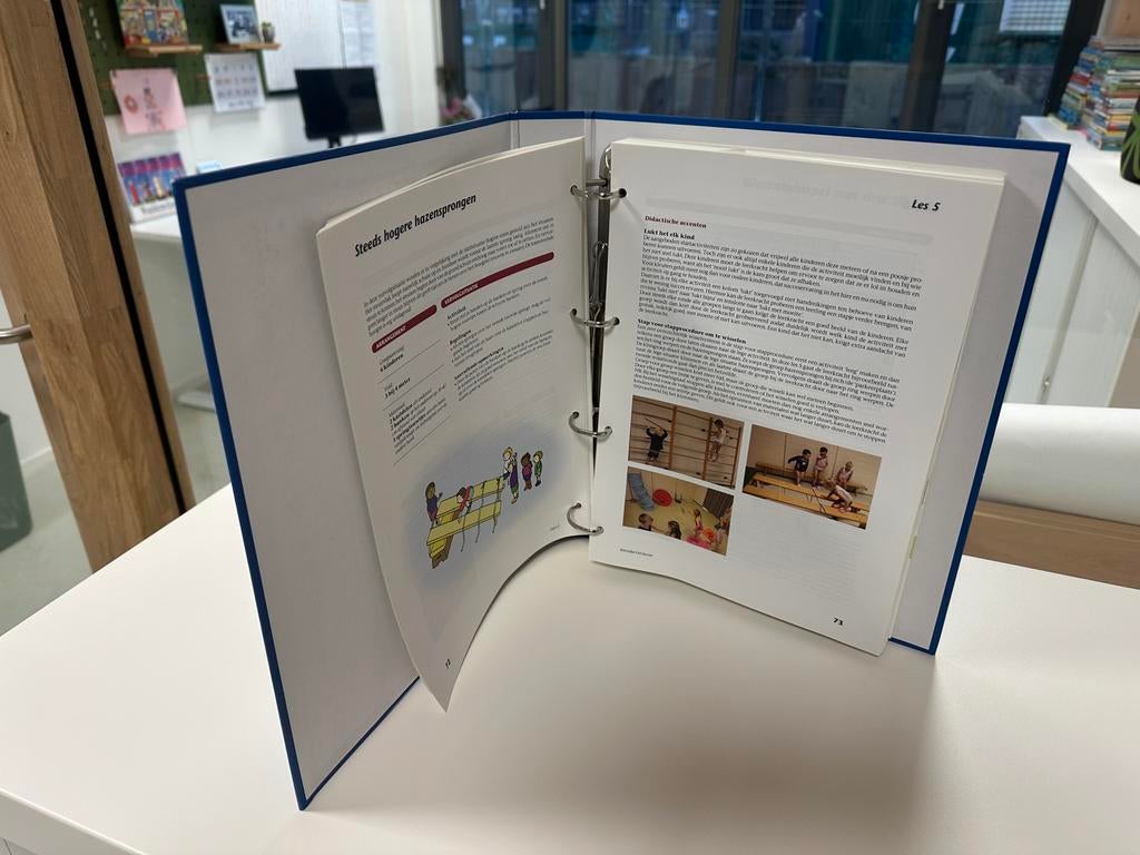 Bewegingsonderwijs in het speellokaal, Boeken, Ophalen of Verzenden, Beta, Zo goed als nieuw, Niet van toepassing