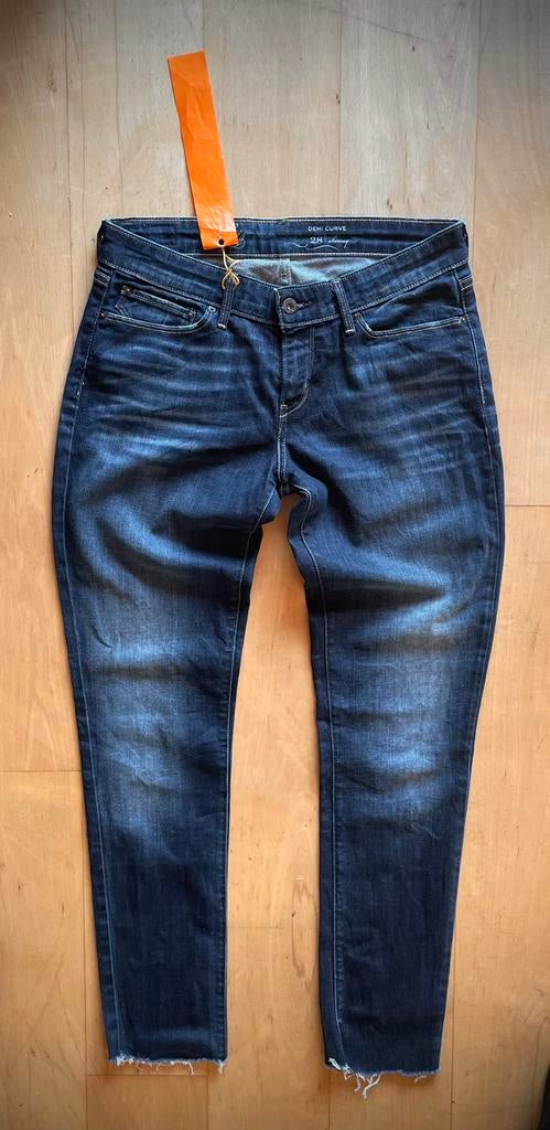 Levi’s Demi Curve Skinny jeans W28, Ophalen of Verzenden, Zo goed als nieuw, Blauw, W28 - W29 (confectie 36)