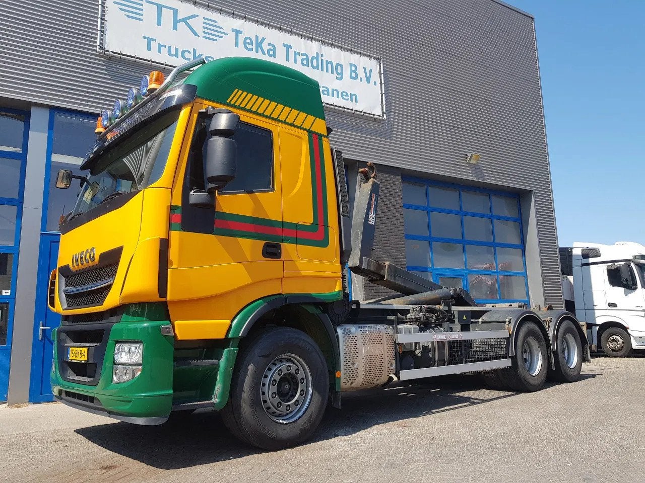 Iveco Stralis AS260Y Haakarm 217.000 KM APK bij aflevering, Auto's, Automaat, Euro 6, Iveco, Origineel Nederlands