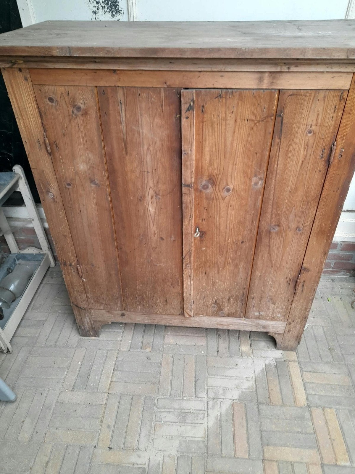 Antieke houten kast - Onbehandeld grenen, Antiek en Kunst, Ophalen
