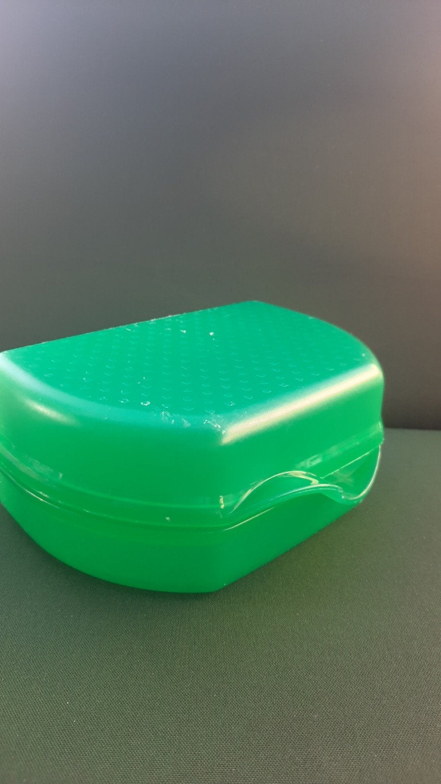 Groene Tupperware  broodtrommel bewaardoos - Gebruikt, Gebruikt, Bewaardoos, Ophalen of Verzenden, Met deksel