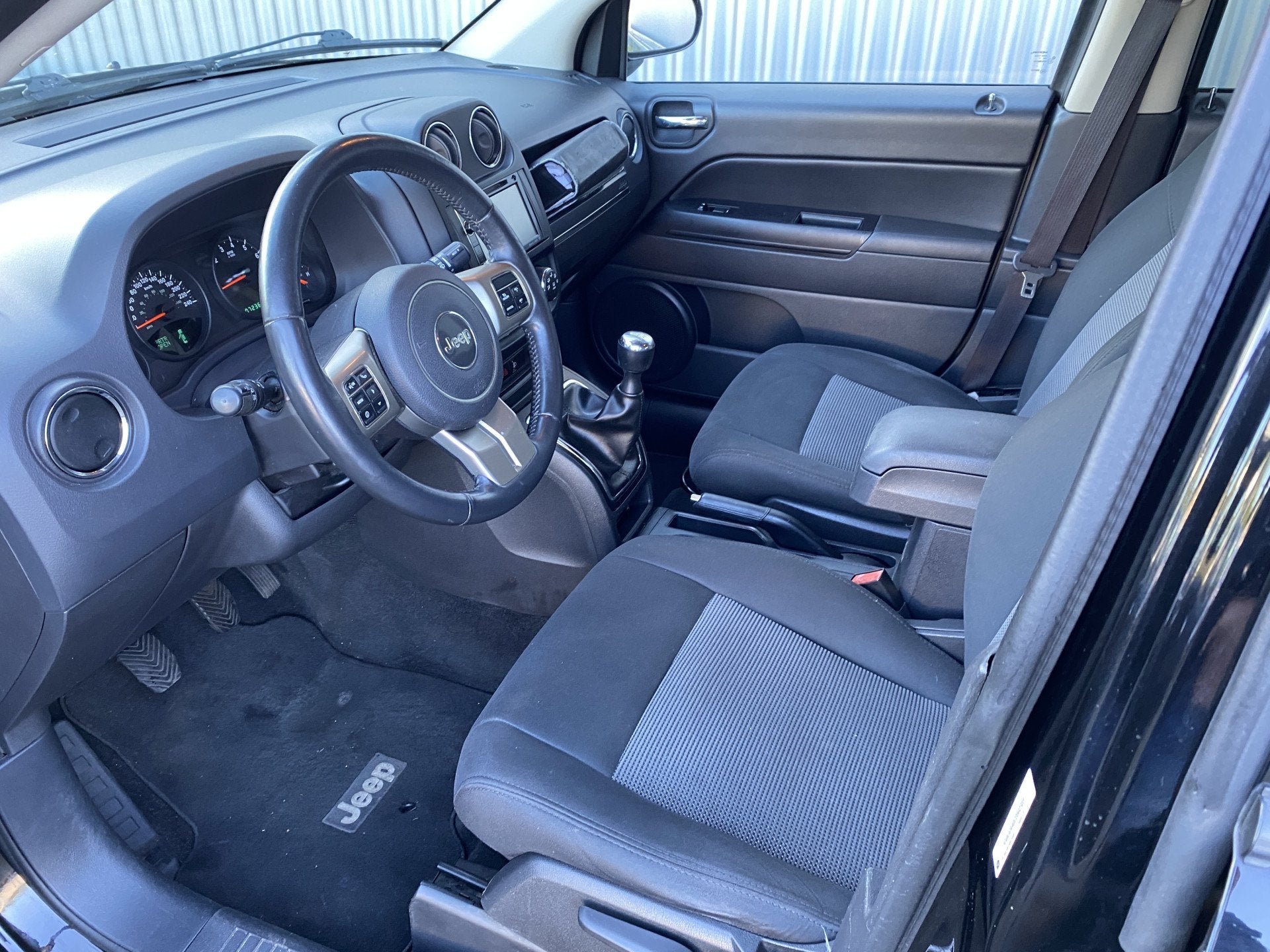 Jeep Compass 2.0 Sport Clima, Navi, CC, PDC, LM, Trekh, –, Auto's, Gebruikt, Zwart, Handgeschakeld, Grijs
