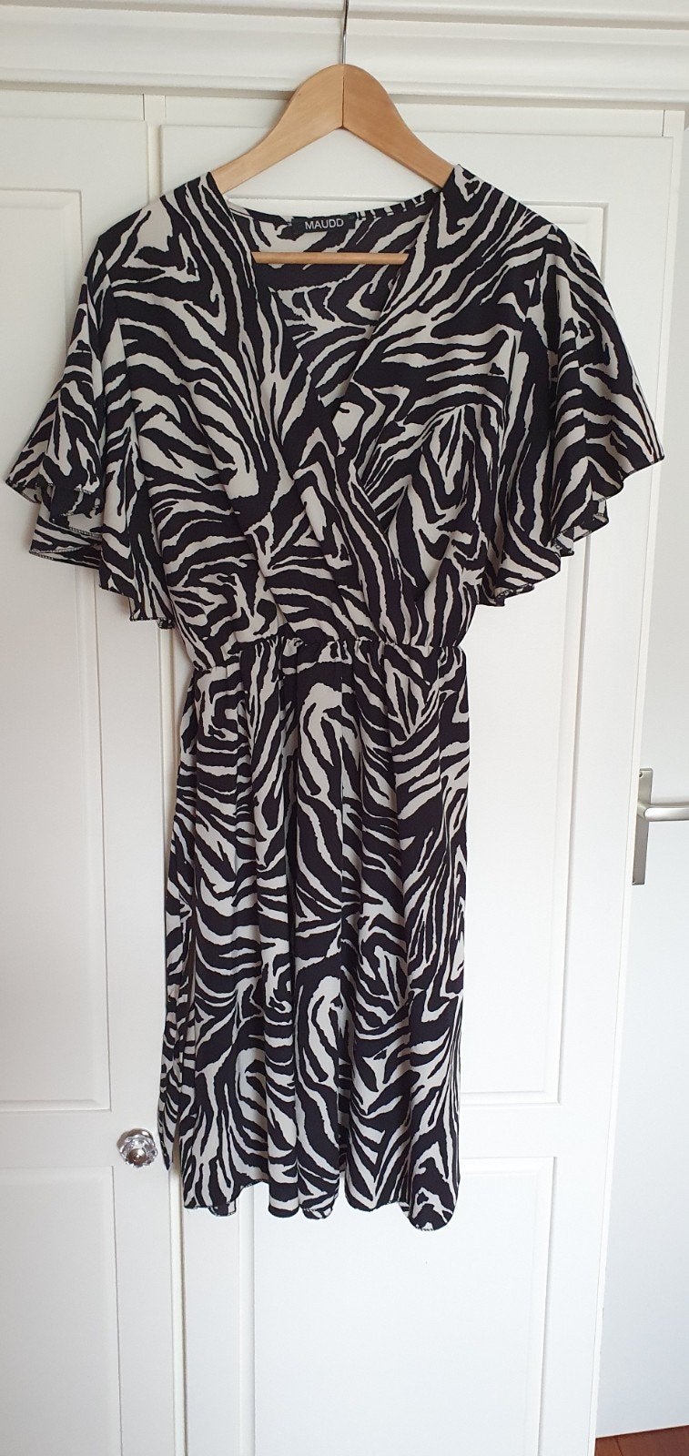 MAUDD Zebra Print Jurk - Zwart/beige, Maat M NIEUW, Kleding | Dames, Maat 38/40 (M), Zwart, Nieuw, Ophalen of Verzenden