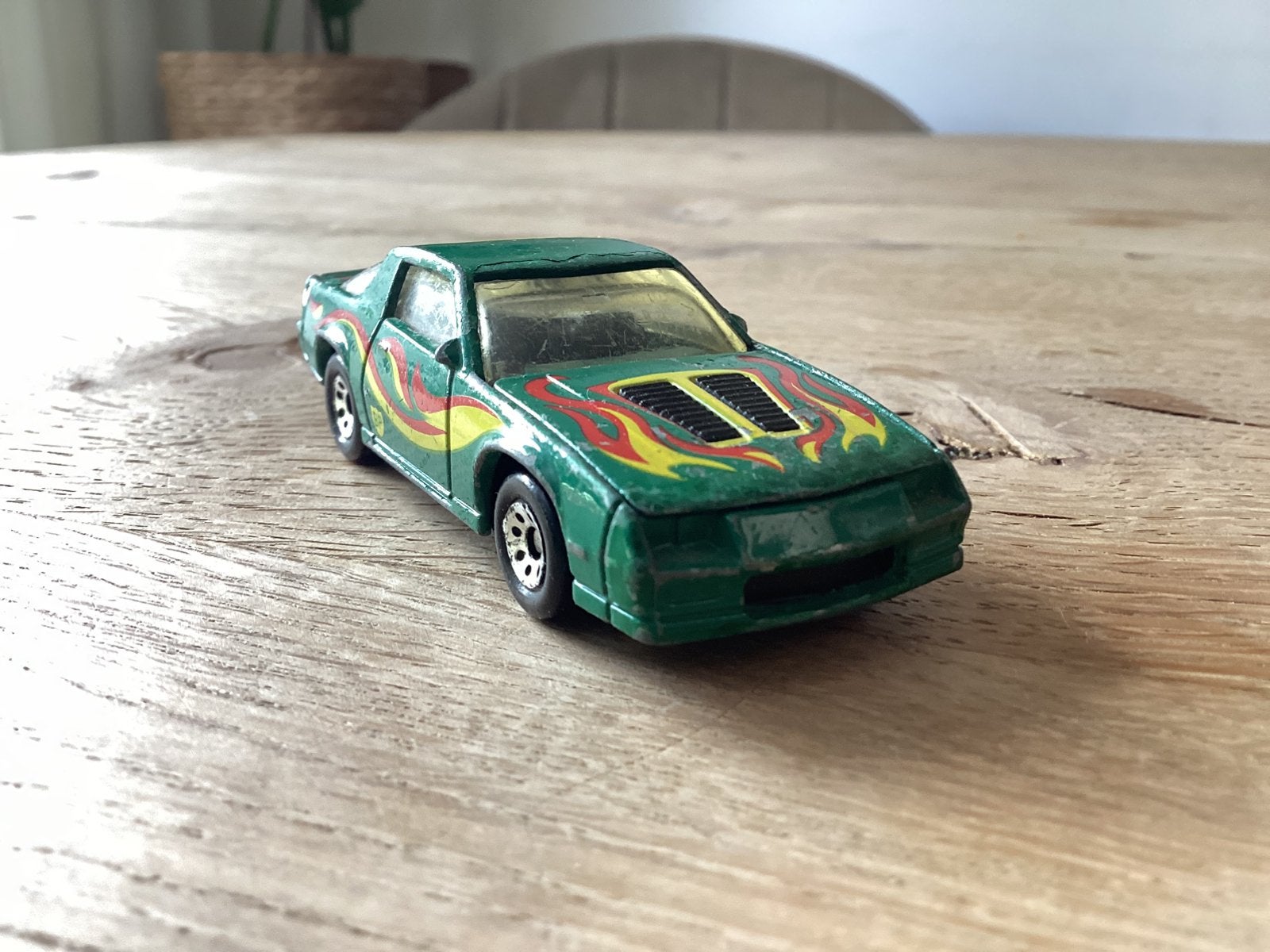Matchbox Chevrolet Camaro IROC-Z 28 BP Stuntteam 1:63 Macau, Ophalen of Verzenden, Gebruikt, Auto