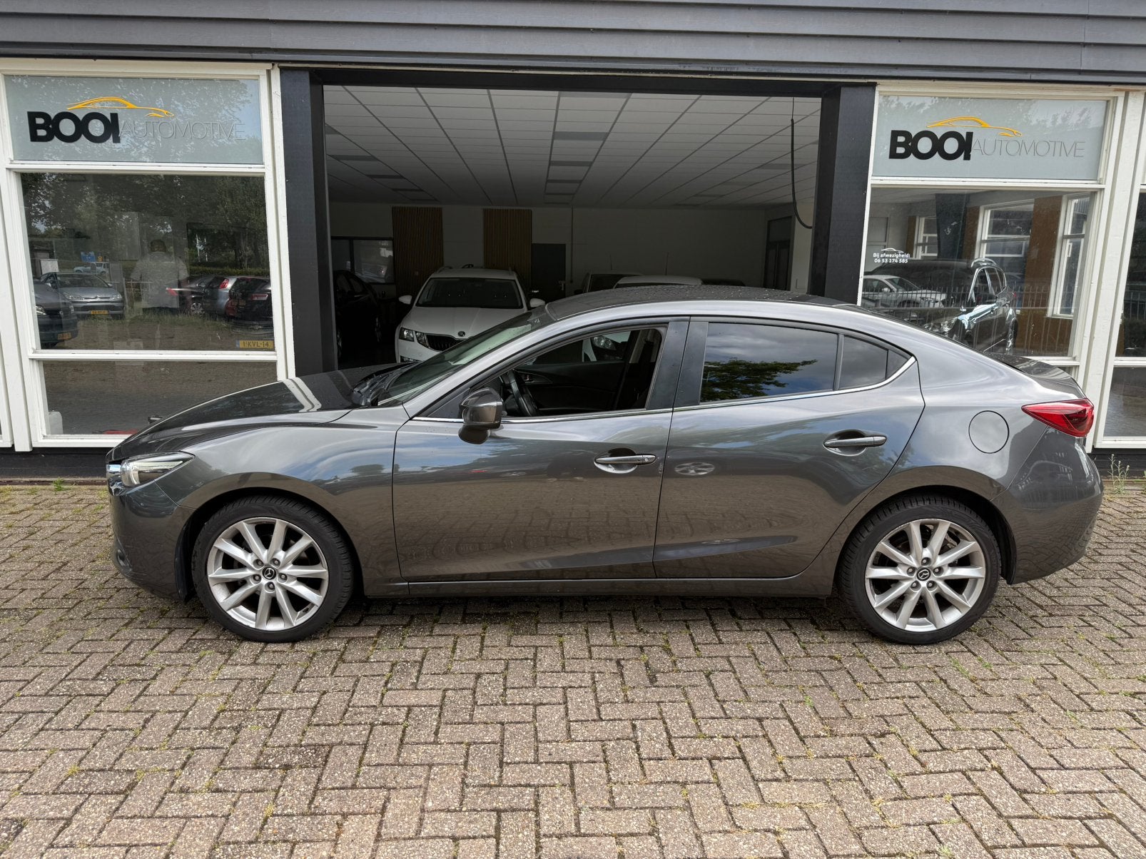 Mazda 3 Skyactiv-d 150 pk VASTE PRIJS Clima nani camera, Auto's, Voorwielaandrijving, Stof, Zwart, 4 cilinders
