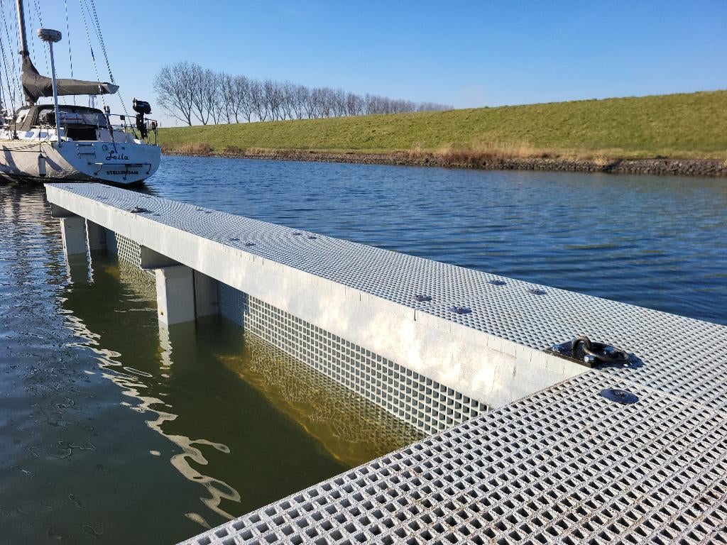 Kunststof (GVK) roosters | Steigers in jachthavens, Ophalen, Nieuw, Onderhoud en Reparatie
