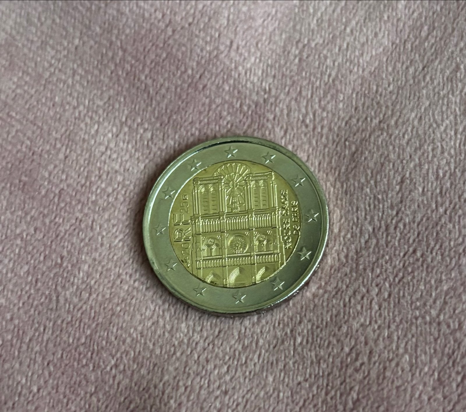 2 Euro Herdenkingsmunt Frankrijk Notre Dame, Postzegels en Munten, Ophalen of Verzenden, Frankrijk, 2 euro, Losse munt
