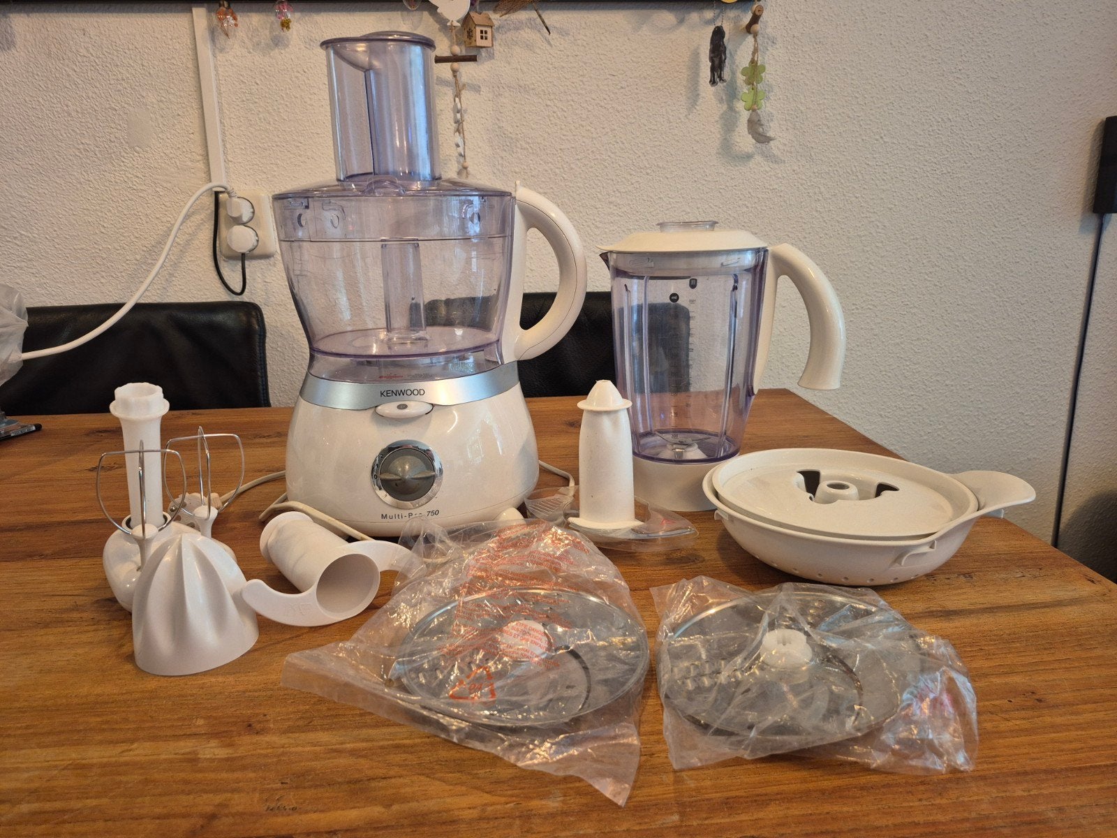 Kenwood Foodprocessor met diverse accessoires, Ophalen, Gebruikt, 3 snelheden of meer, 2 tot 3 liter