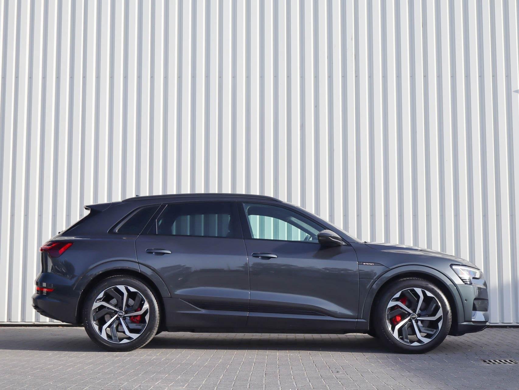 Audi e-tron 55 408pk quattro Advanced edition 95 kWh | SoH 9, Auto's, Automaat, Zwart, 95 kWh, Vierwielaandrijving