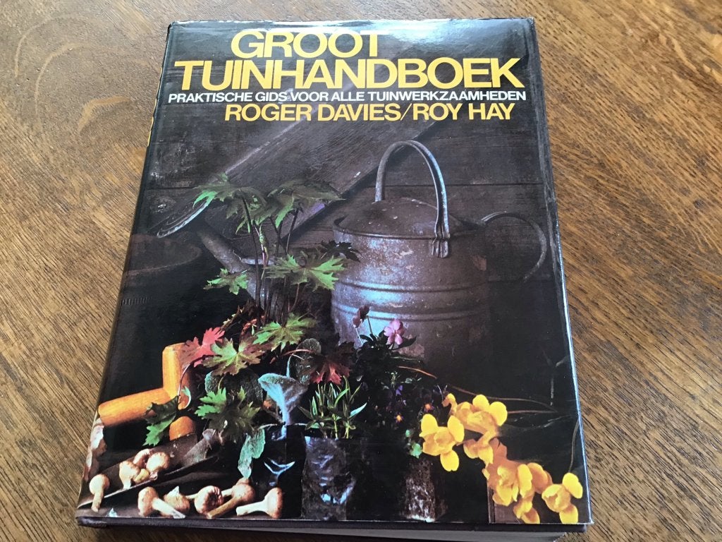 Groot Tuinhandboek - Praktische Gids voor Tuinwerkzaamheden, Bloemen, Planten en Bomen, Ophalen of Verzenden, Zo goed als nieuw