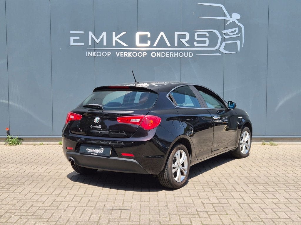 Alfa Romeo Giulietta 1.4 T Distinctive, Voorwielaandrijving, Euro 5, Gebruikt, 4 cilinders