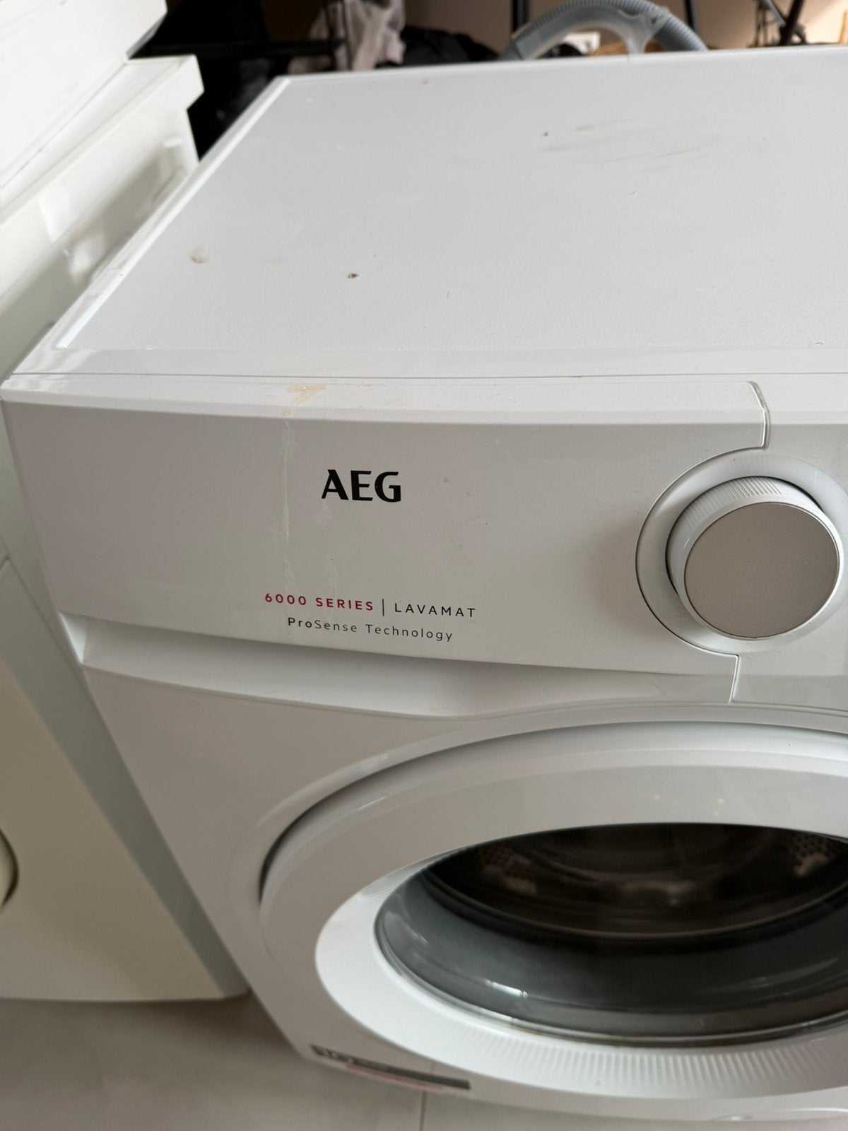 AEG 6000 series lavamat - maakt af en toe eaar geluid, Gebruikt, Minder dan 85 cm, Ophalen of Verzenden, 1200 tot 1600 toeren