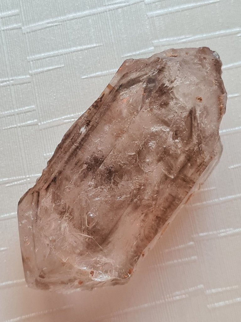 Brandberg Vensterkwarts rookkwarts met 2 Enhydro's! 6 cm!, Ophalen of Verzenden, Mineraal