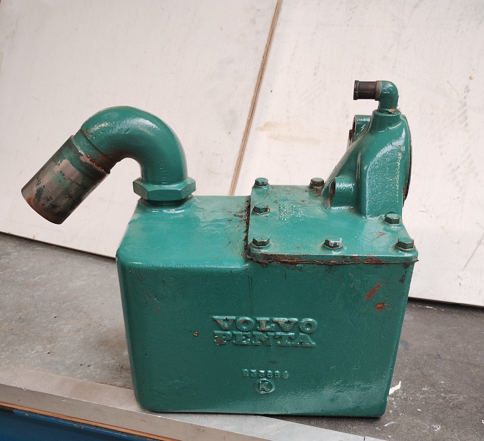 Oude metalen uitlaatdemper volvo penta, Ophalen, Motor en Techniek