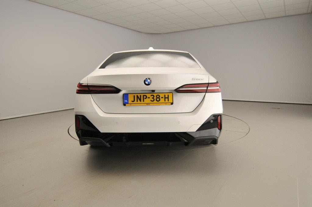 BMW 5 Serie Sedan 520i | M-Sportpakket | LED | Navigatie | S, Auto's, BMW, Automaat, 1998 cc, Achterwielaandrijving, Gebruikt
