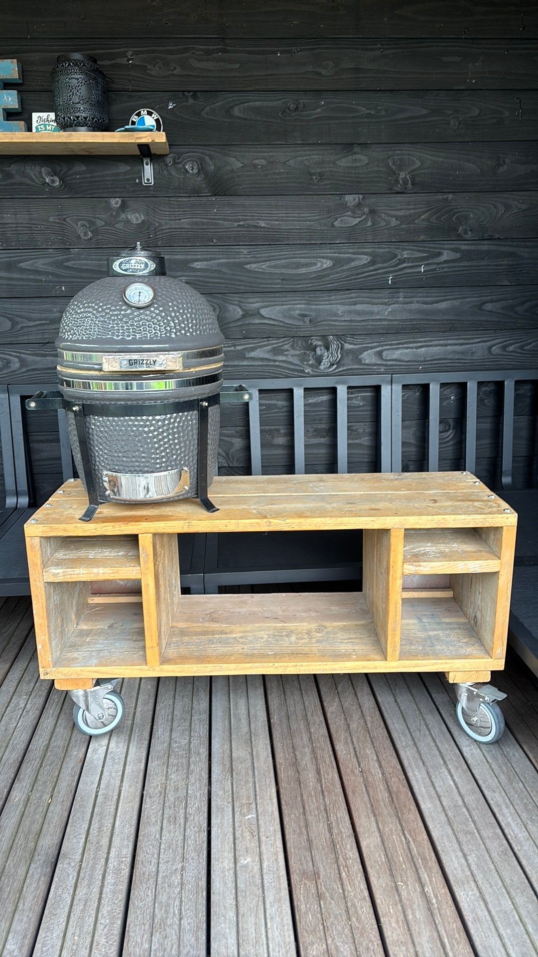 Buitenkeuken inclusief Grizzly Grills compact BBQ, Ophalen, Gebruikt, Houtskool