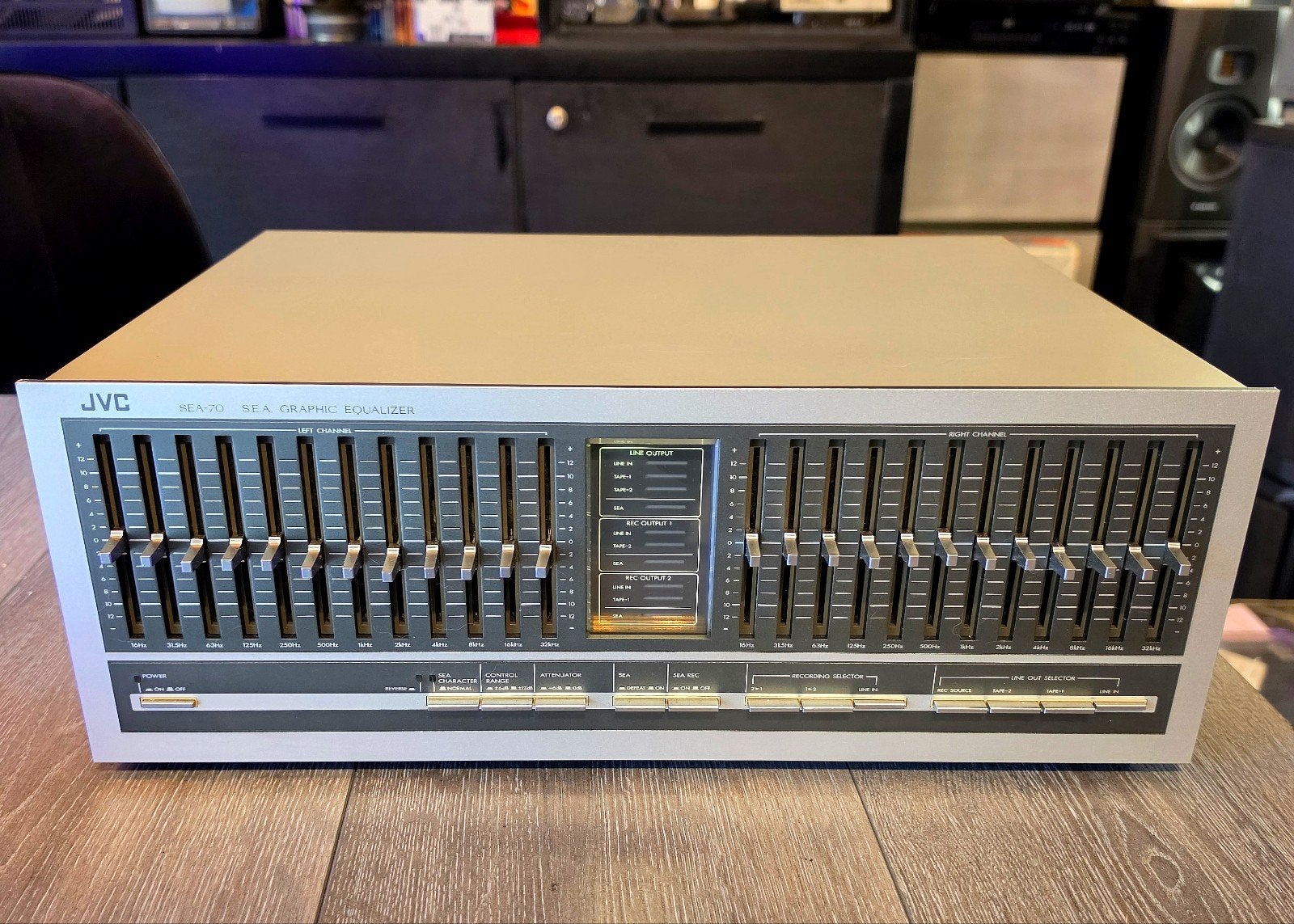 JVC SEA-70 • GRAPHIC EQUALIZER • GARANTIE • VINTAGE • TOPPER, De Kempen 18 6021PZ Budel, Refurbished, Ophalen of Verzenden, JVC Japanese Victor Company