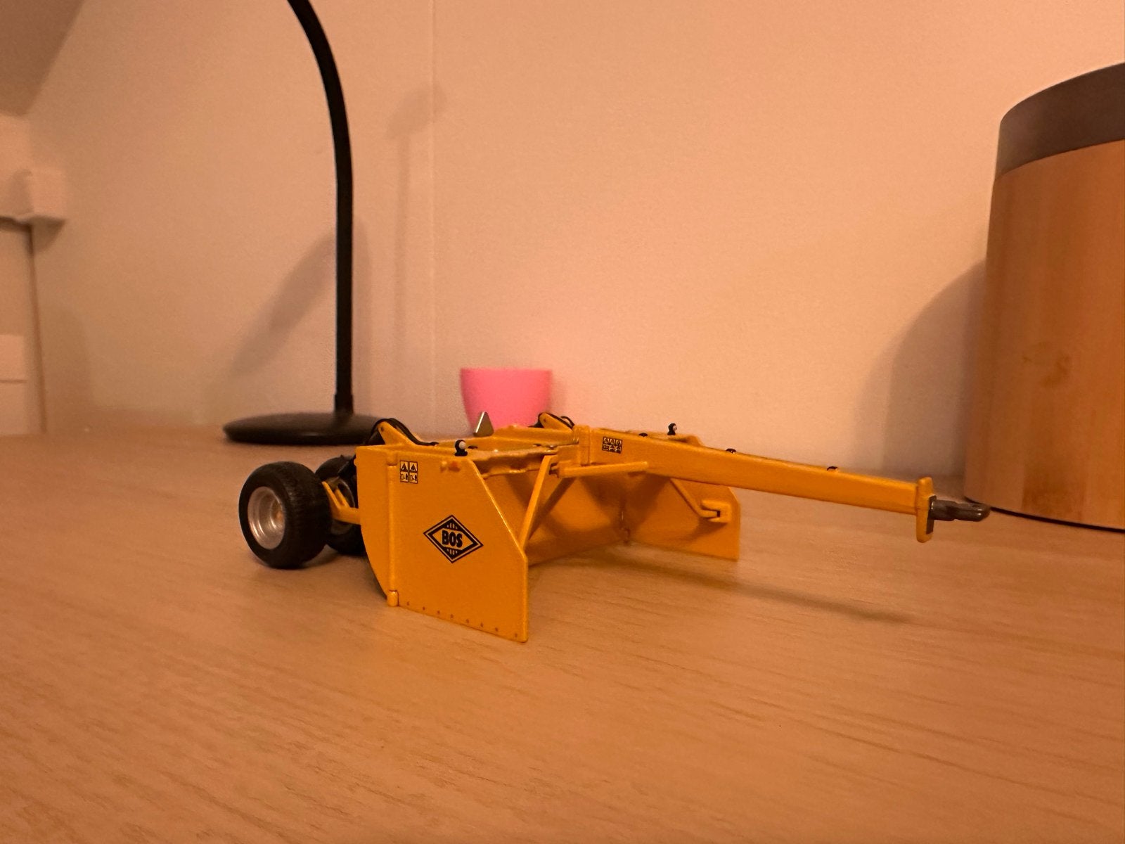 BOS Schaalmodel Grader - Geel, Ophalen of Verzenden, Zo goed als nieuw, Auto, Overige merken