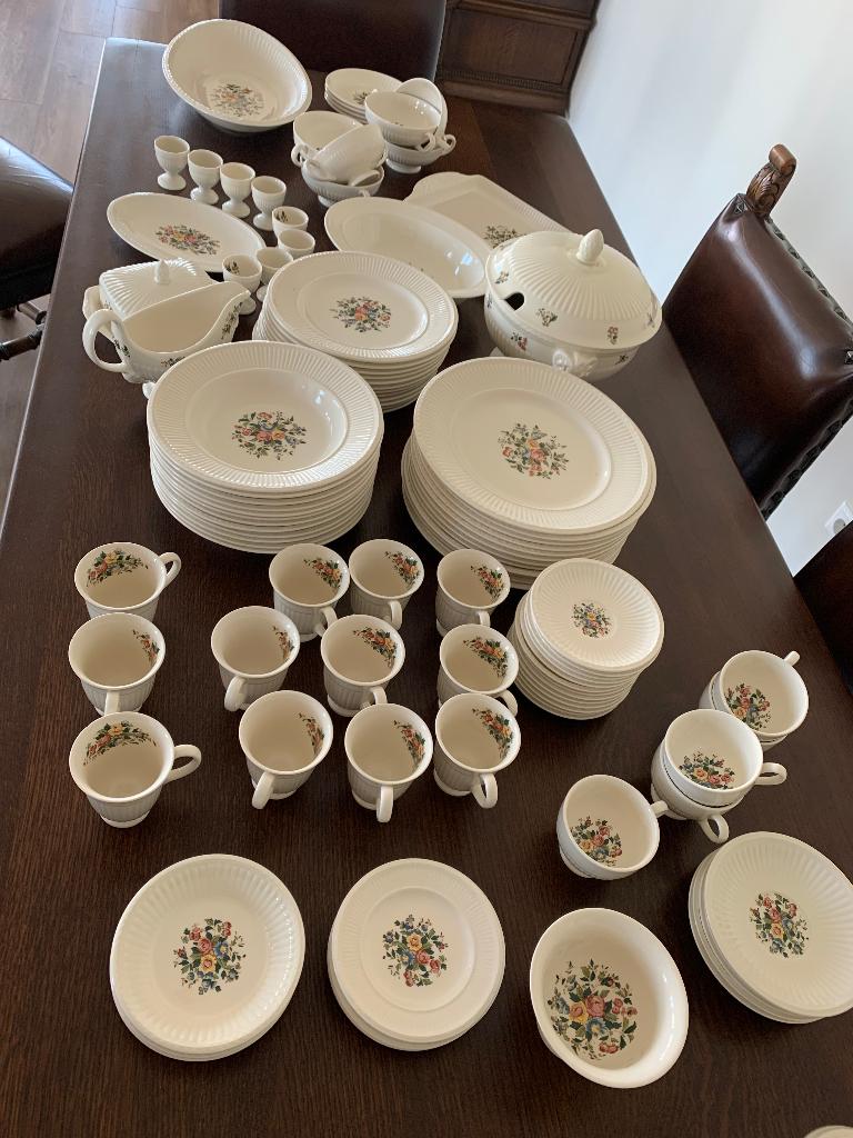 Te koop Wedgwood servies Conway, Huis en Inrichting, Keuken | Servies, Ophalen, Zo goed als nieuw, Bord(en), Wedgwood