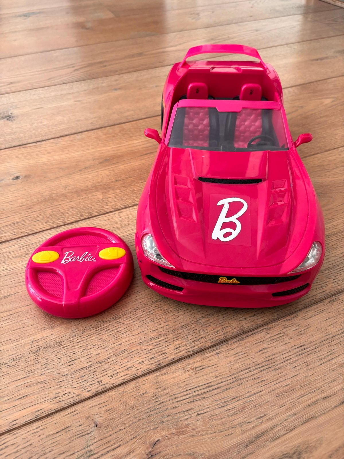 Roze Barbie auto afstandbestuurbaar, Ophalen of Verzenden, Zo goed als nieuw, Afstandsbediening
