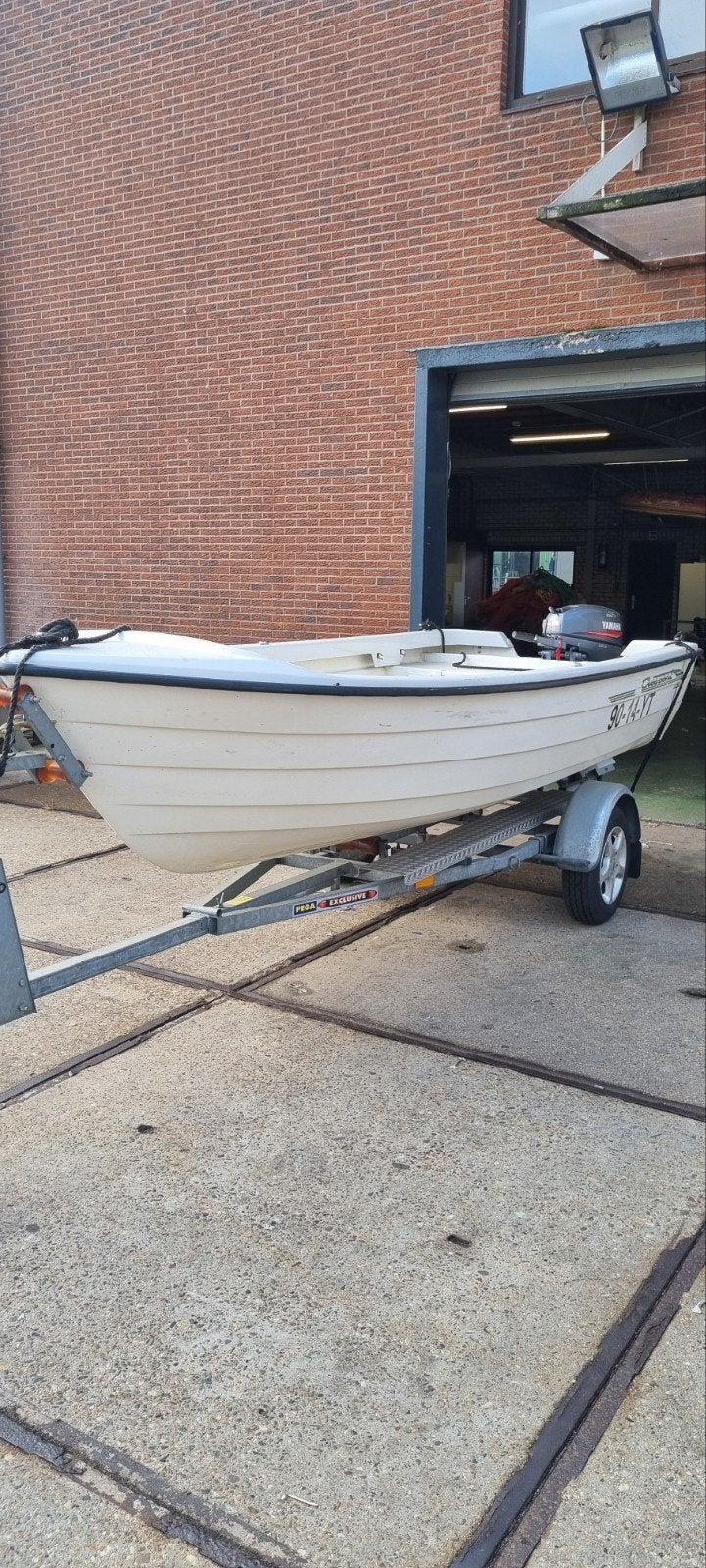 Stabiele polyester visboot cresent 435 met Yamaha 15pk buite, Watersport en Boten, Overige merken, Gebruikt, Buitenboordmotor