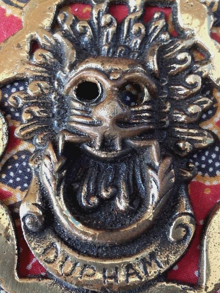 Antiek kleppermannetje uit Engeland met een kattenkop 9 cm., Antiek en Kunst, Antiek | Koper en Brons, Ophalen of Verzenden, Koper