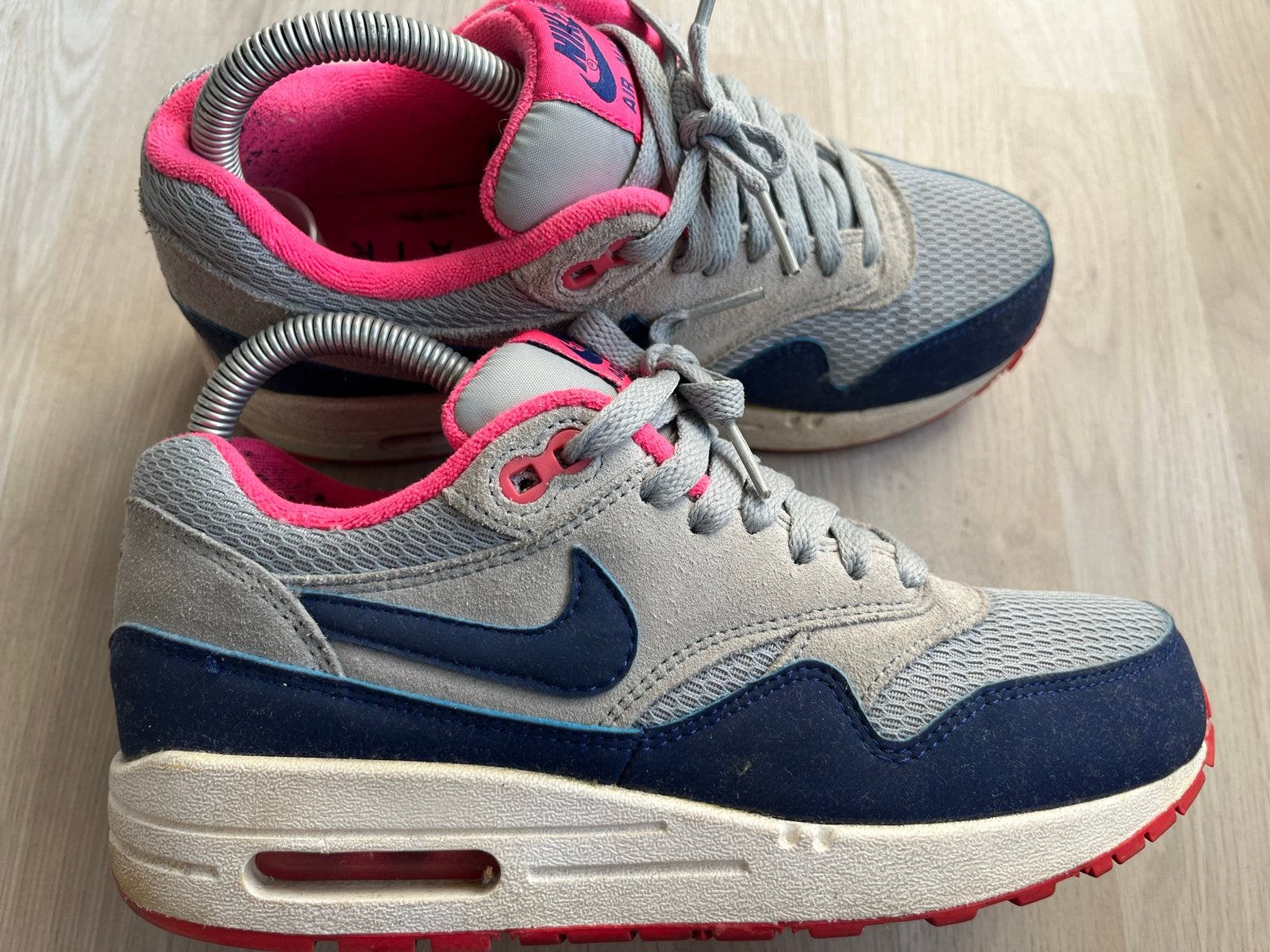 Nike Air Max 1 essentials - Maat 38, Verzenden, Gedragen, Grijs, Sneakers of Gympen