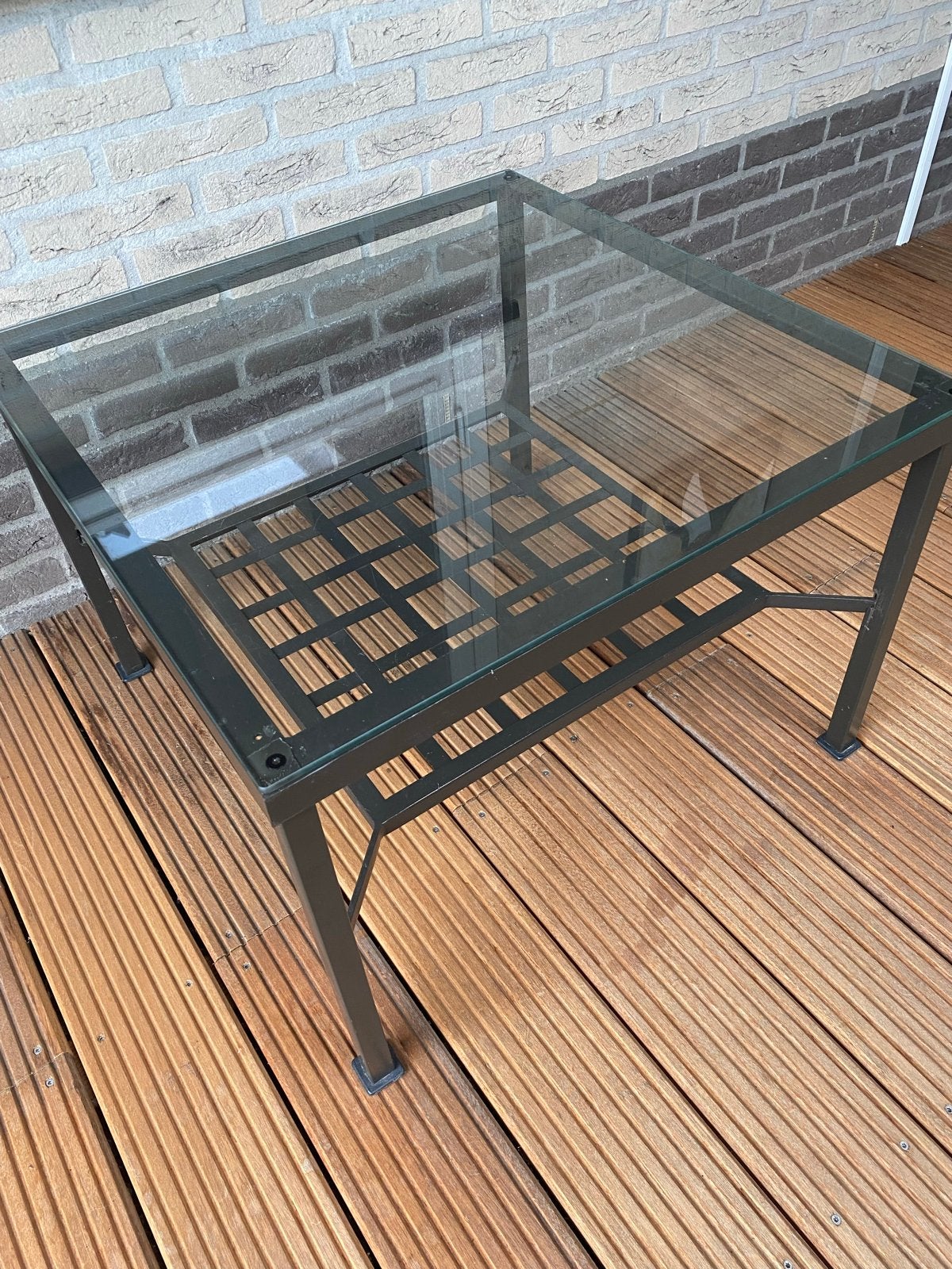 Glazen bijzettafel met metalen frame, Huis en Inrichting, Tafels | Bijzettafels, Minder dan 55 cm, Gebruikt, Vierkant, Glas