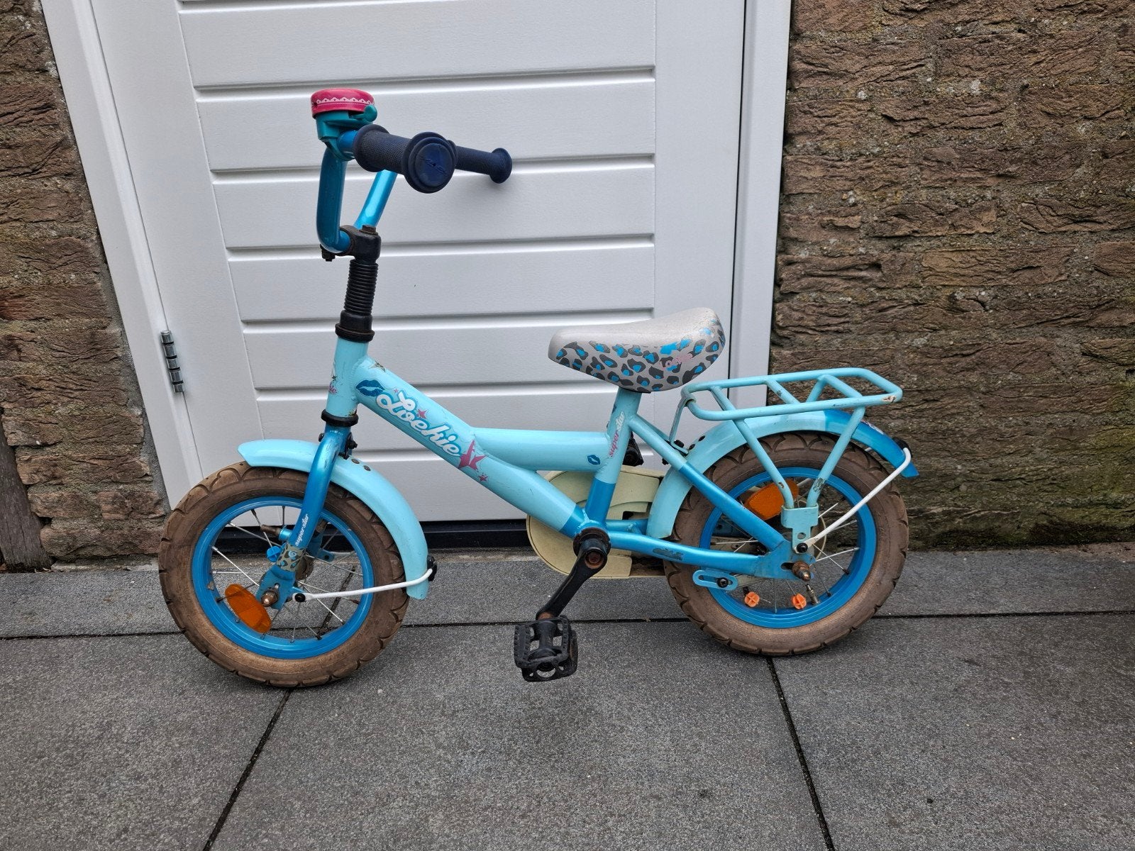 Leuke kinderfiets 12 inch - Ideaal voor de kleintjes!, Fietsen en Brommers, Fietsen | Kinderfietsjes, Terugtraprem, Gebruikt, Loekie