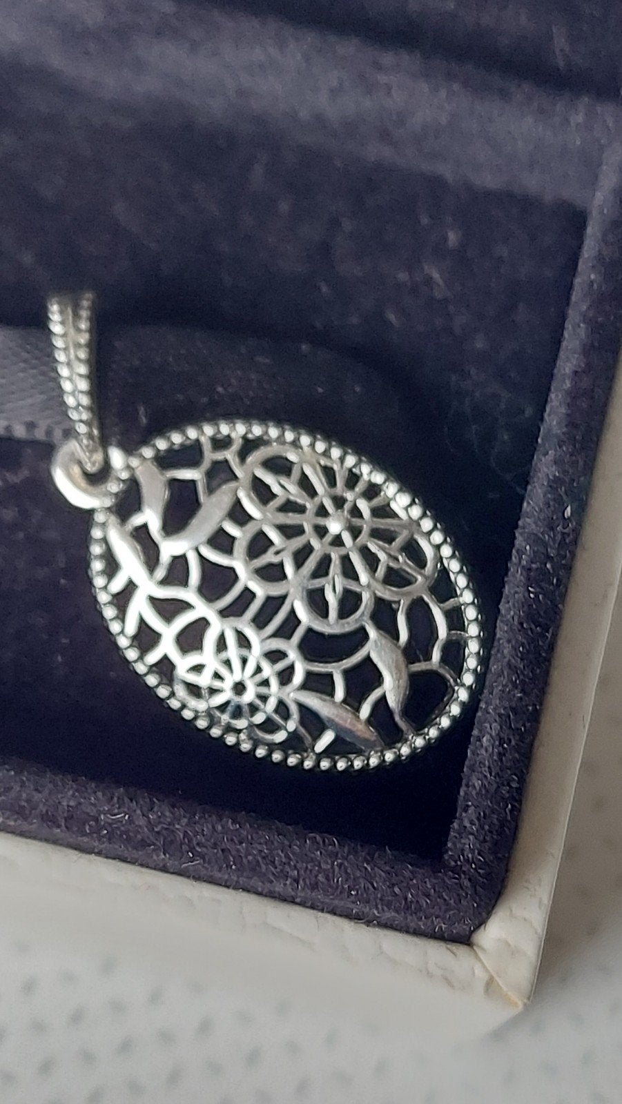 🎁 Originele Pandora zilveren hanger met opengewerkte bloem, Nieuw, Ophalen of Verzenden, Hart, Zilver