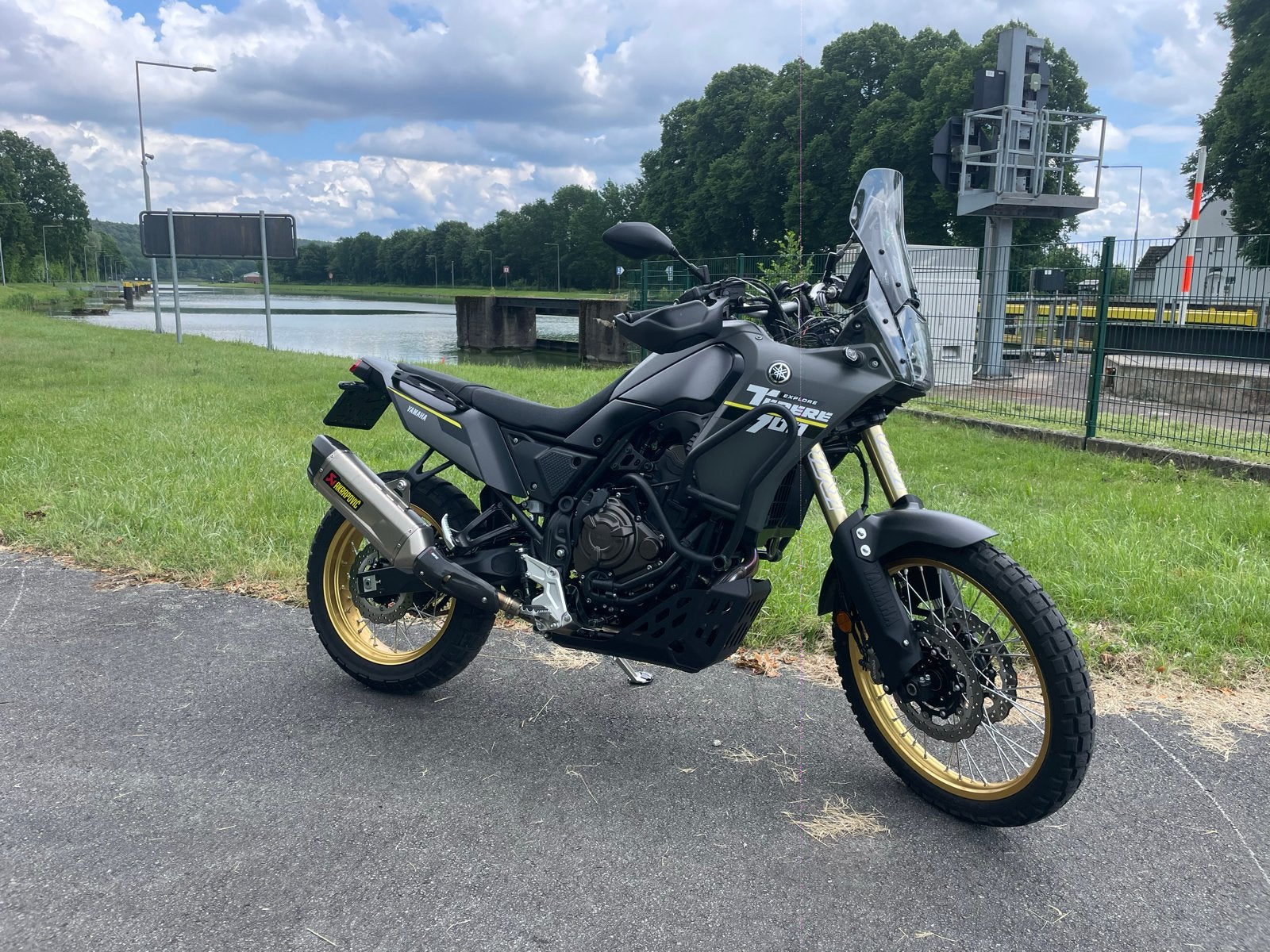 Yamaha Tenere 700 Explore met Qwicshift , Akrapovic 1500km, Motoren, Motoren | Yamaha, 2 cilinders, Sportuitlaat, Motorrijbewijs A