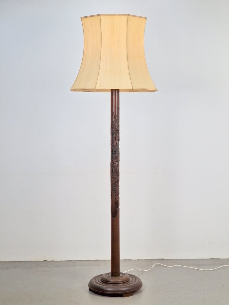 Vintage Oosters gesneden Mahonie vloerlamp Art Deco 1930, Art deco, Zo goed als nieuw, 150 tot 200 cm, Hout