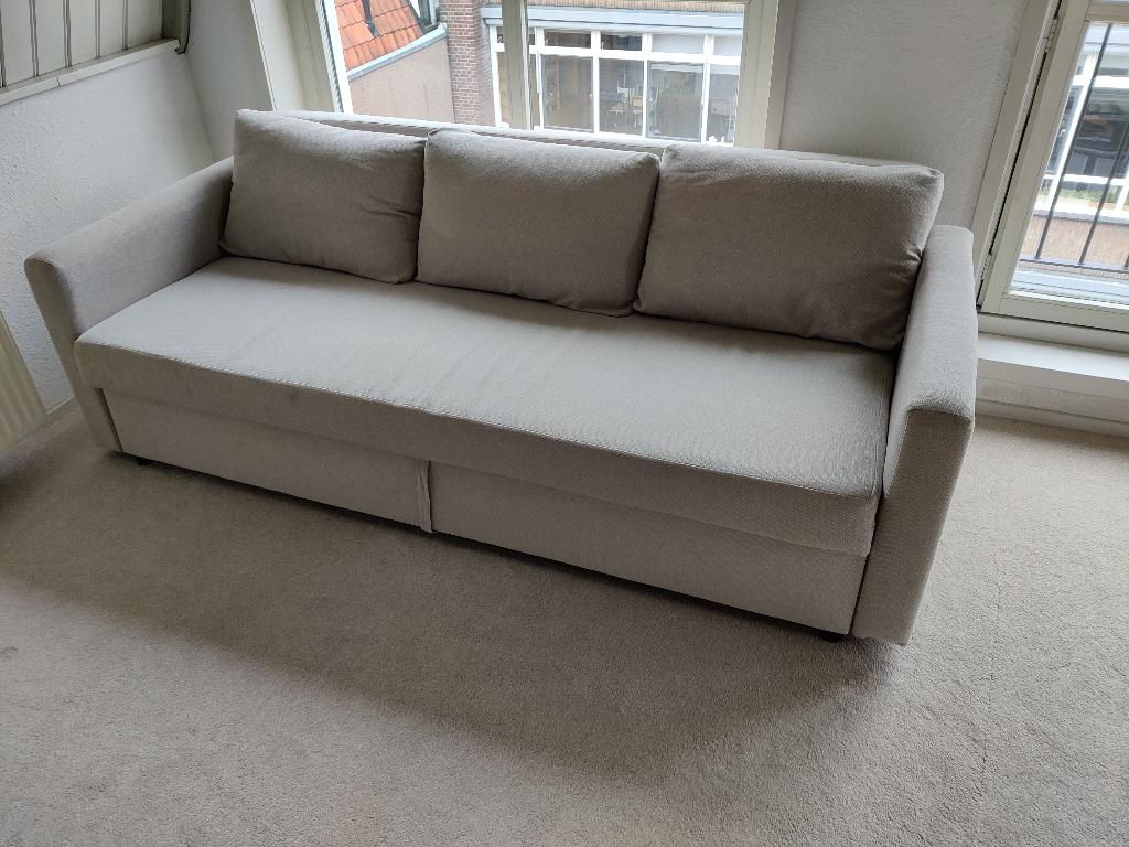 Ikea FRIHETEN 3-zits slaapbank – lichtgrijs/beige, Huis en Inrichting, Ophalen, Gebruikt, Beige, Tweepersoons