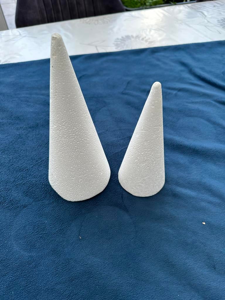Styropor kegels 22 cm en 27 cm, Ophalen of Verzenden, Nieuw