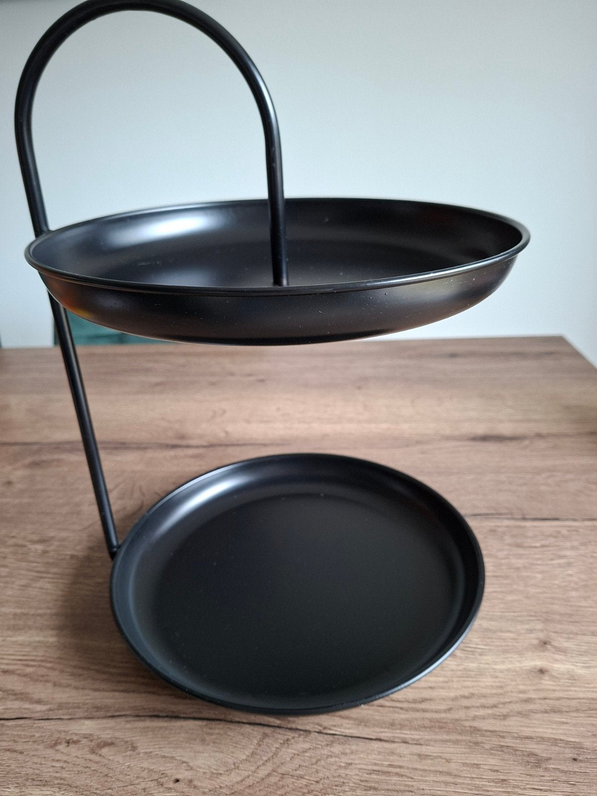 Zwarte etagère met twee lagen, Ophalen, Zo goed als nieuw, Etagère, Metaal