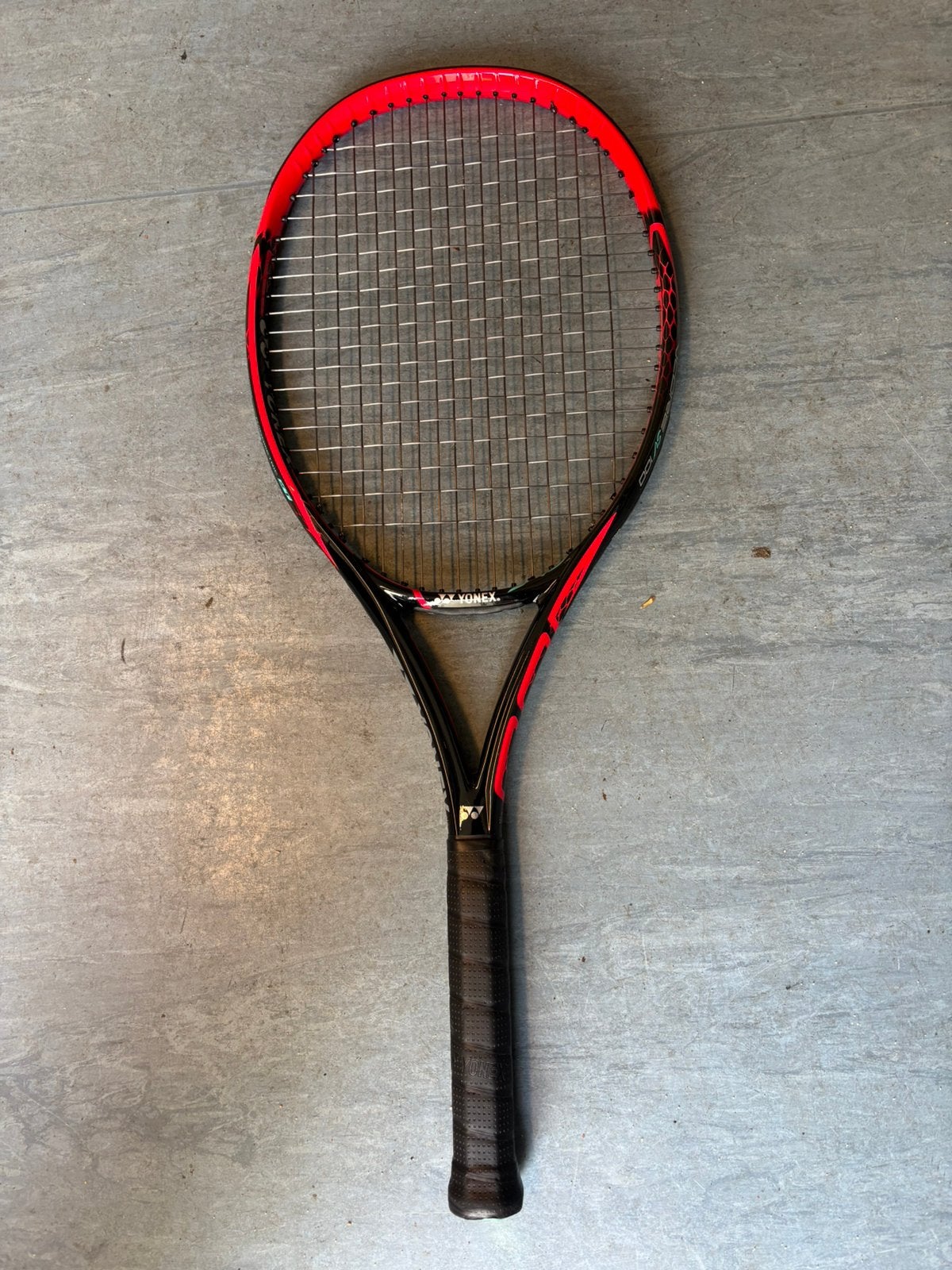 Yonex Vcore 100, Sport en Fitness, Tennis, Gebruikt, Ophalen of Verzenden, Racket, L2