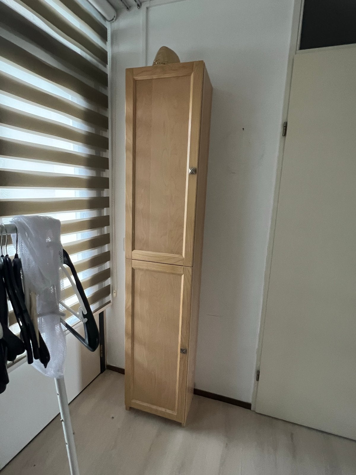Hoge smalle kast met planken, Ophalen, Gebruikt