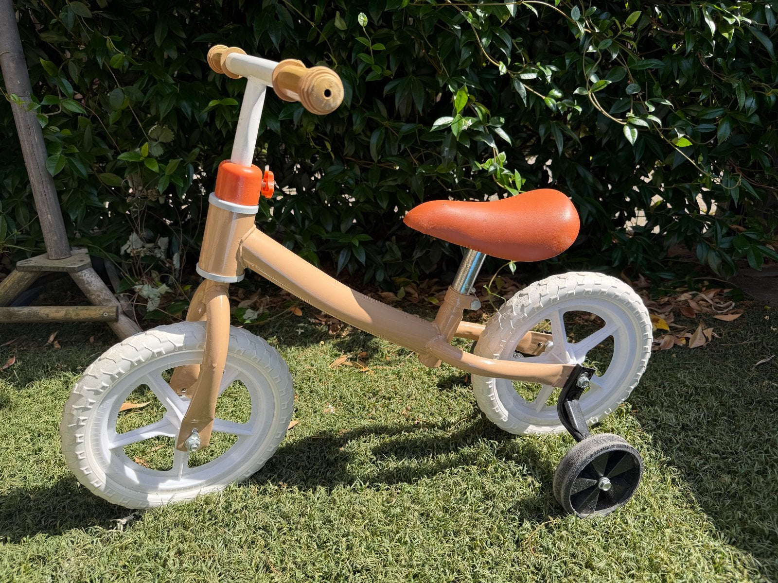 Kinderloopfiets met zijwieltjes - Beige/Bruin, Fietsen en Brommers, Ophalen, Gebruikt, Minder dan 16 inch, Zijwieltjes