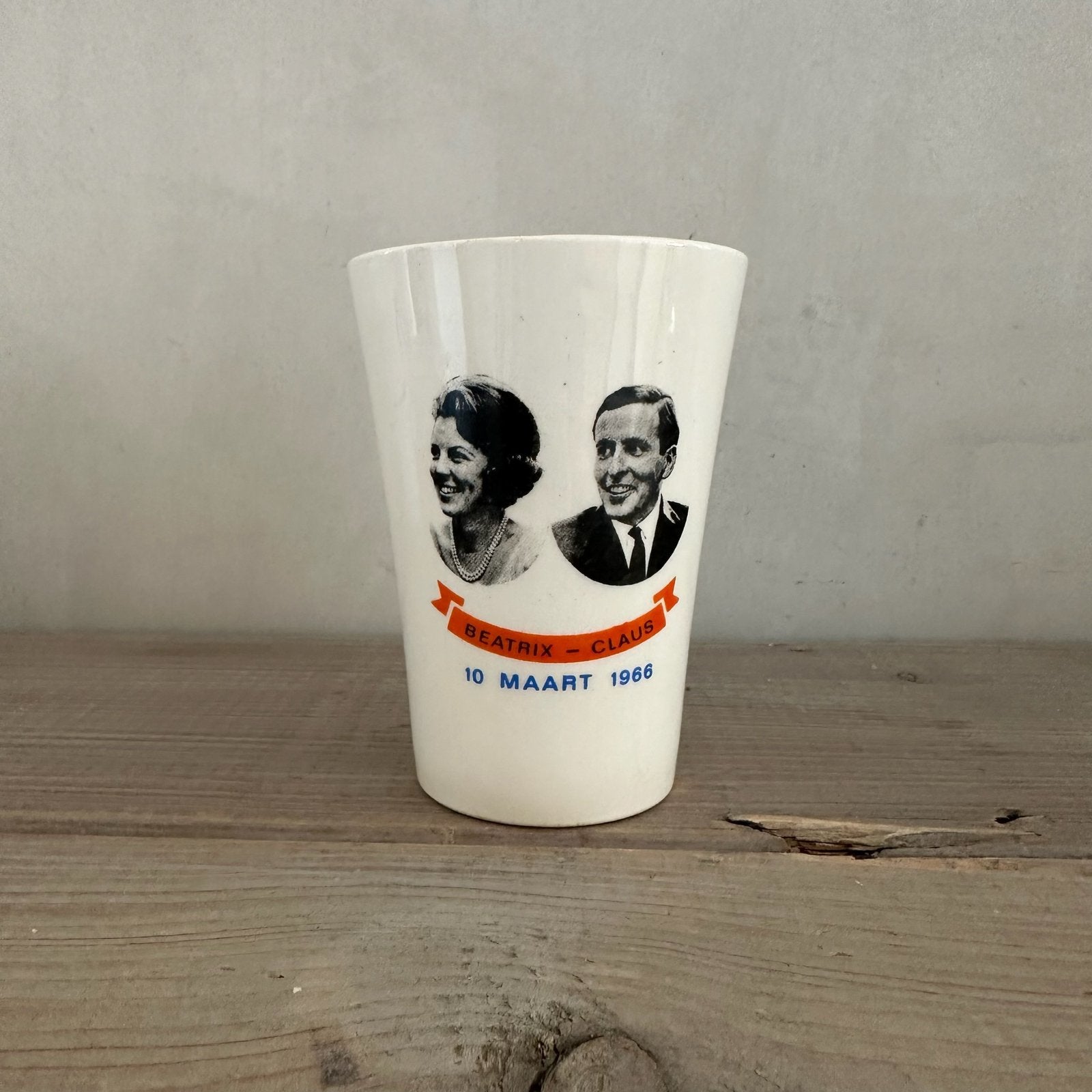 Huwelijksbeker, mok, huwelijk Prinses Beatrix en Claus, Ophalen of Verzenden, Servies