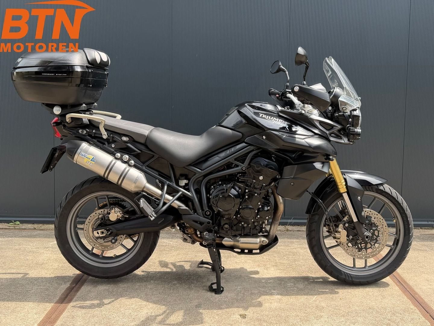 Triumph Tiger 800 ABS (2011) Leovince topkoffer, Bedrijf, Meer dan 35 kW, Onbekend, Minimaal motorrijbewijs A2